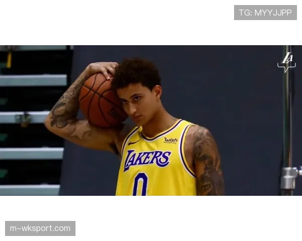 流言：湖人计划在休赛期追求特雷·杨，筹码包括多个首轮签