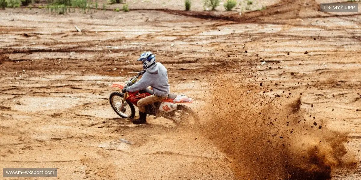 🎁 冠军限定周边上线，支持偶像从此刻开始，把荣耀收藏进生活！🛍️